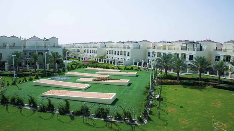 بيتي ريزيدنس في قرية الحمراء | وحدات سكنية بمساحة 2786 قدم